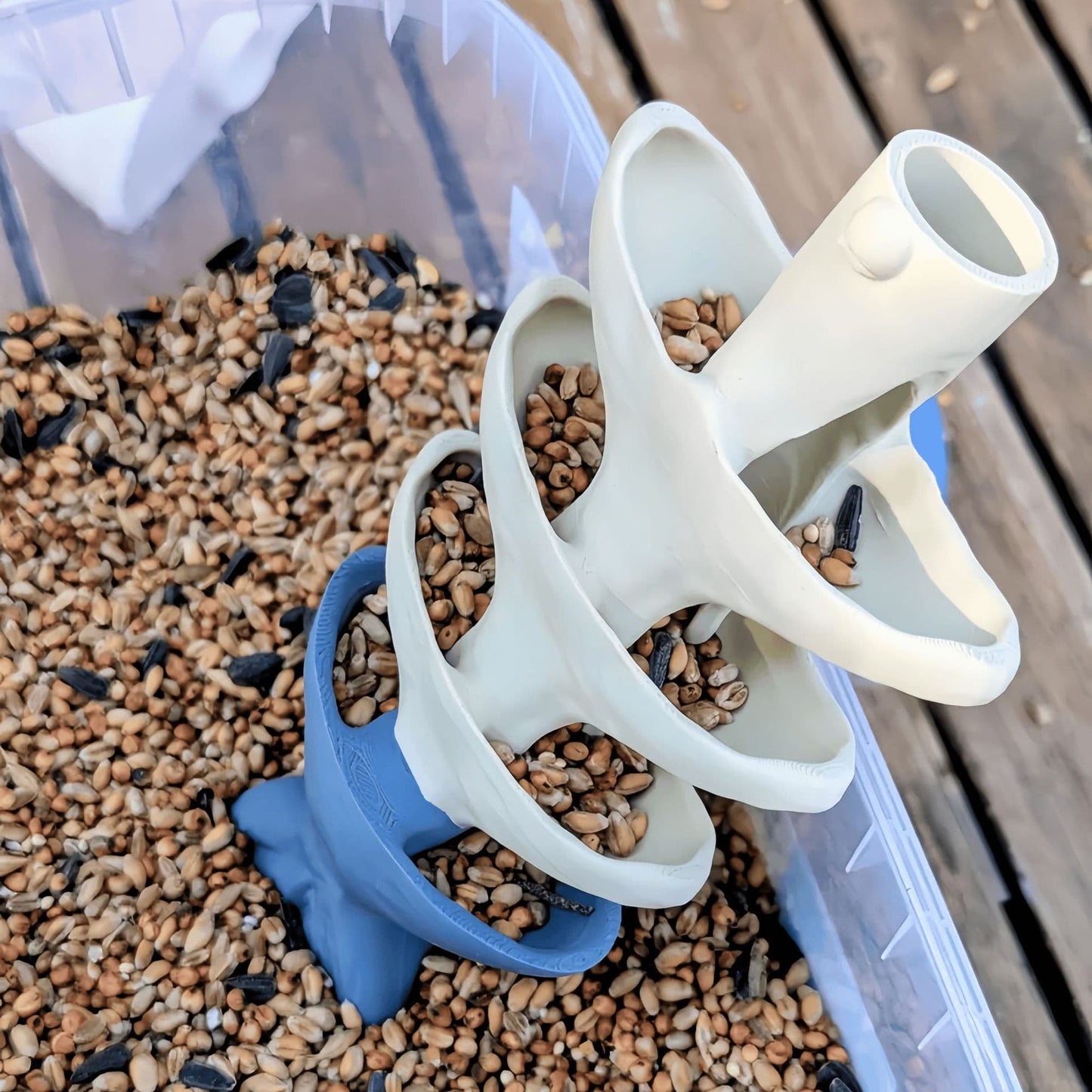 Creative Fish Skeleton Hanging Bird Feeder