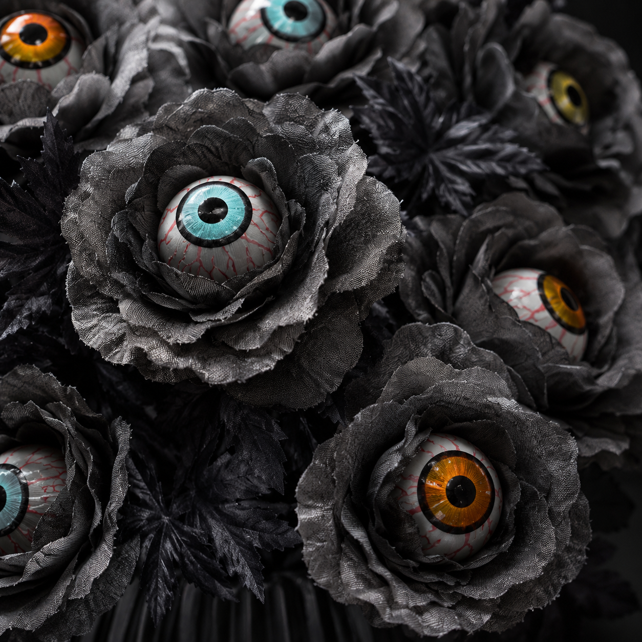 👁️Halloween Eyeball Black Rose Bouquet, Spooky Artificial Flower Arrangement, Gothic Halloween Table Decor