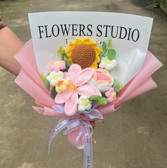 Mother’s Day Gift🌺 Pink Crochet Lily Rose Tulip Bouquet