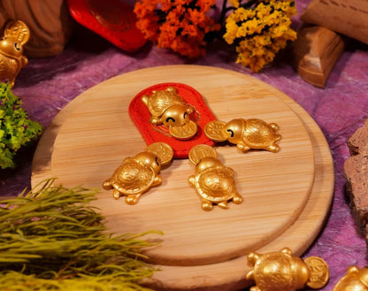 2026 Golden Turtle Charm – Bites onto Luck, Never Lets Go