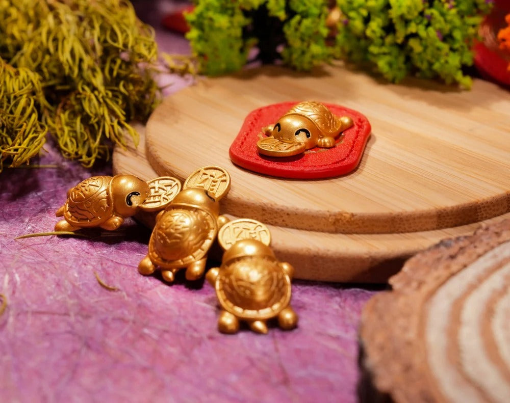 2026 Golden Turtle Charm – Bites onto Luck, Never Lets Go