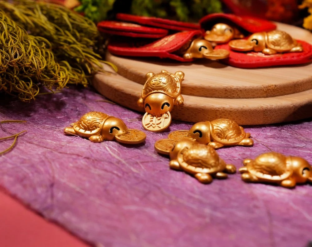 2026 Golden Turtle Charm – Bites onto Luck, Never Lets Go